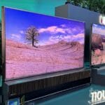 Tamanhos gigantes de TVs conquistam os brasileiros. Tamanhos gigantes de TVs conquistam os brasileiros.