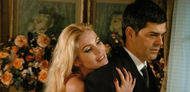 Cristina e Rafael, uma união sexual após o casamento em Alma Gêmea.