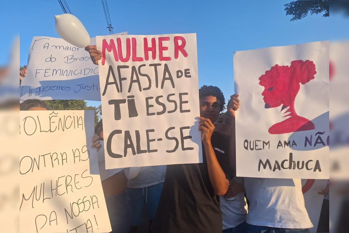 Escola Homenageia Vítima de Violência Doméstica.