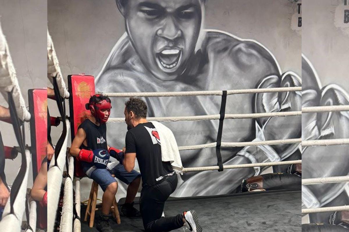 Jovem João sonha com medalha no boxe em SP.