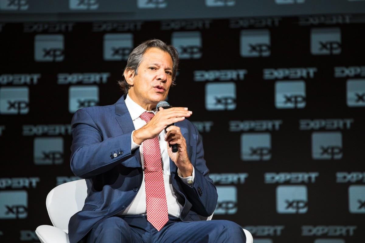 Ministro da Fazenda promete crescimento para o Brasil.