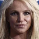 Família preocupada com Britney Spears após retomar relacionamento com ex.