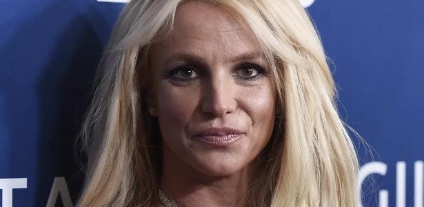Família preocupada com Britney Spears após retomar relacionamento com ex.