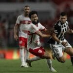 Fluminense e Atlético-MG buscam avançar na Copa do Brasil. Fluminense e Atlético-MG buscam avançar na Copa do Brasil.