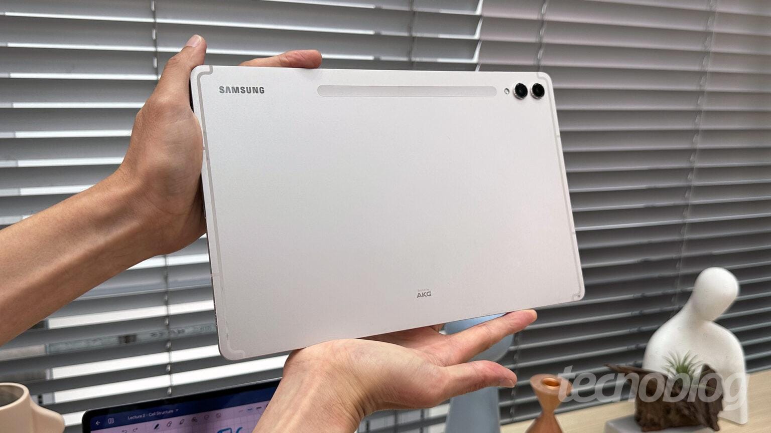 Samsung revela Galaxy Tab S10+ antes do lançamento oficial.