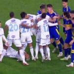 Jogador do Boca Juniors agride Matheus Pereira com tapa no rosto. Jogador do Boca Juniors agride Matheus Pereira com tapa no rosto.