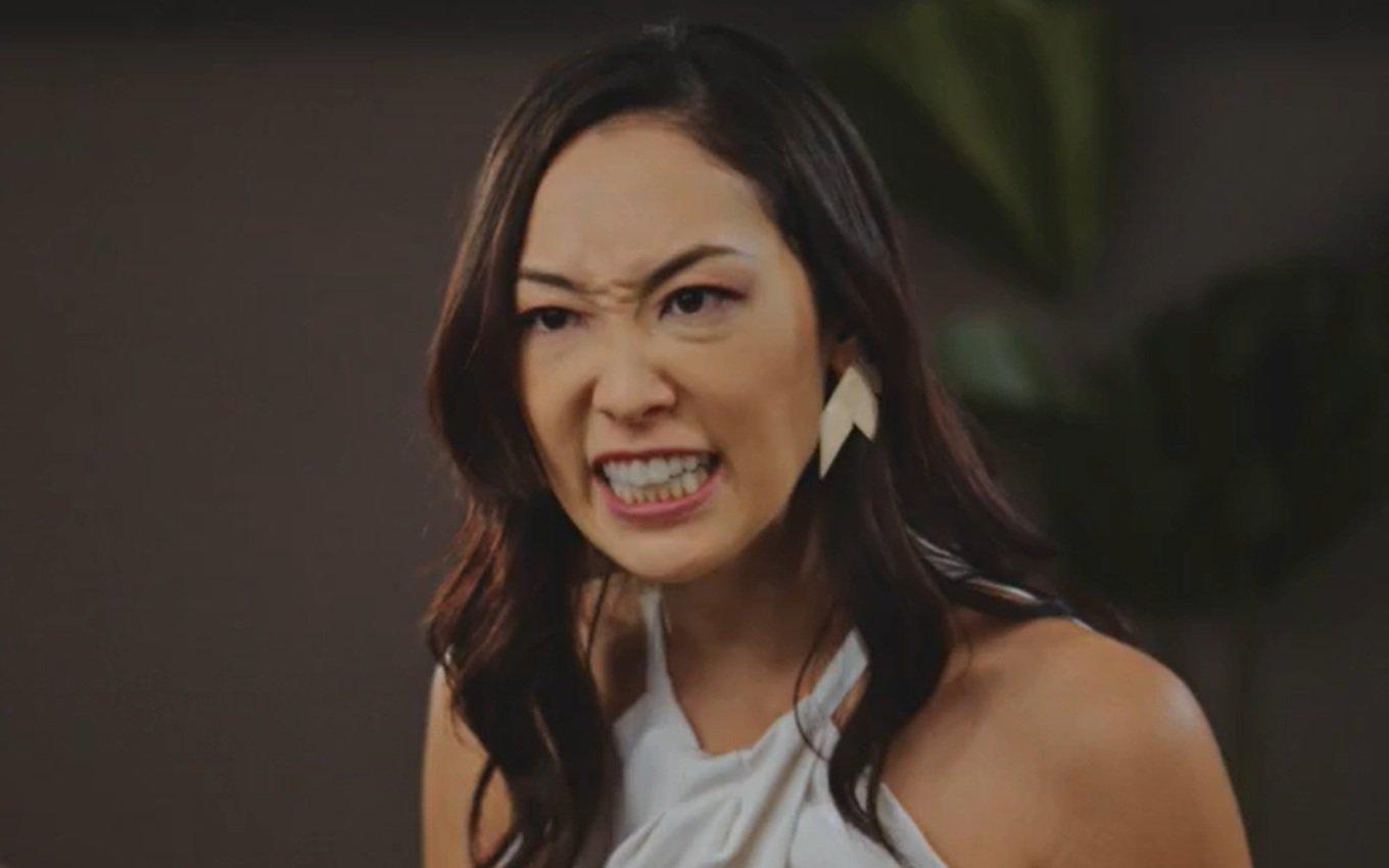 Mila enfrenta Lupita em 'Família É Tudo' com determinação.