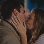 Murilo seduz Electra em um romance ardente em Família É Tudo. Murilo seduz Electra em um romance ardente em Família É Tudo.