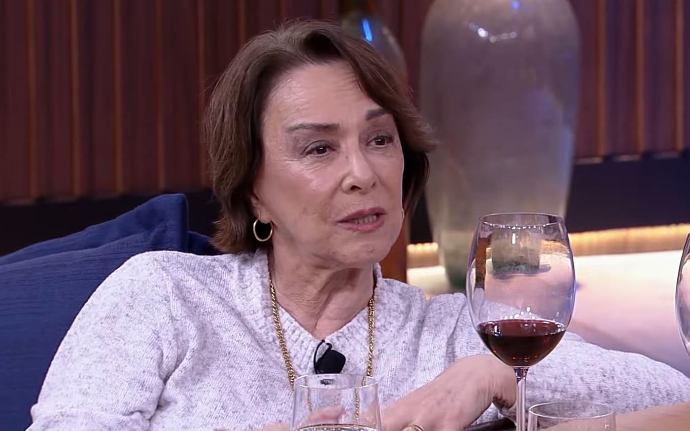 Nívea Maria lamenta demissão da Globo e critica remakes da emissora.