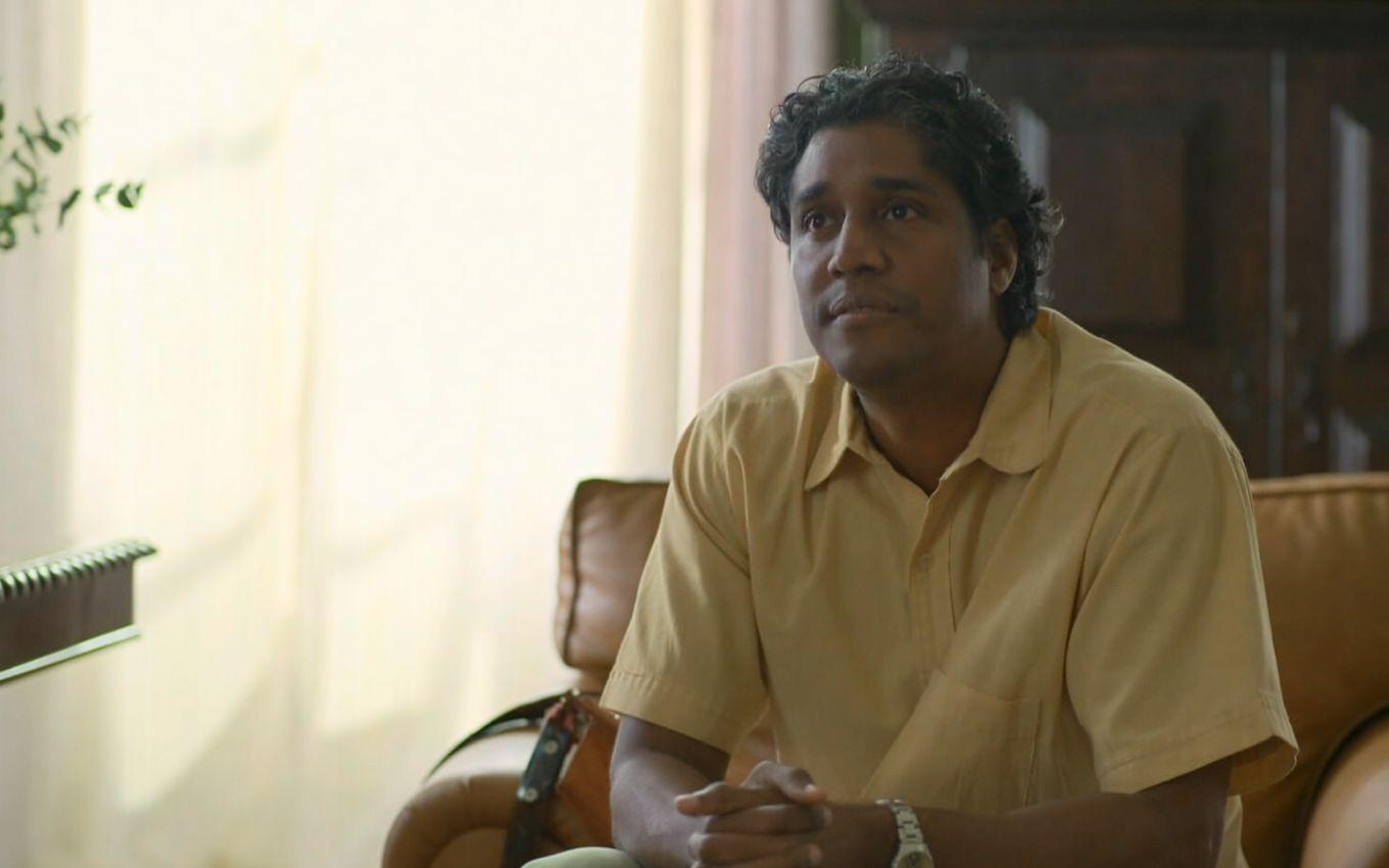 Gargalhadas e Apelidos Inusitados do Pastor Lívio em Renascer.