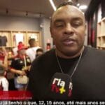 Obina emociona-se em visita ao Museu Flamengo e declara seu amor ao clube. Obina emociona-se em visita ao Museu Flamengo e declara seu amor ao clube.