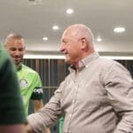 Felipão, o ídolo do Palmeiras, visita equipe antes do jogo contra o Internacional. Felipão, o ídolo do Palmeiras, visita equipe antes do jogo contra o Internacional.