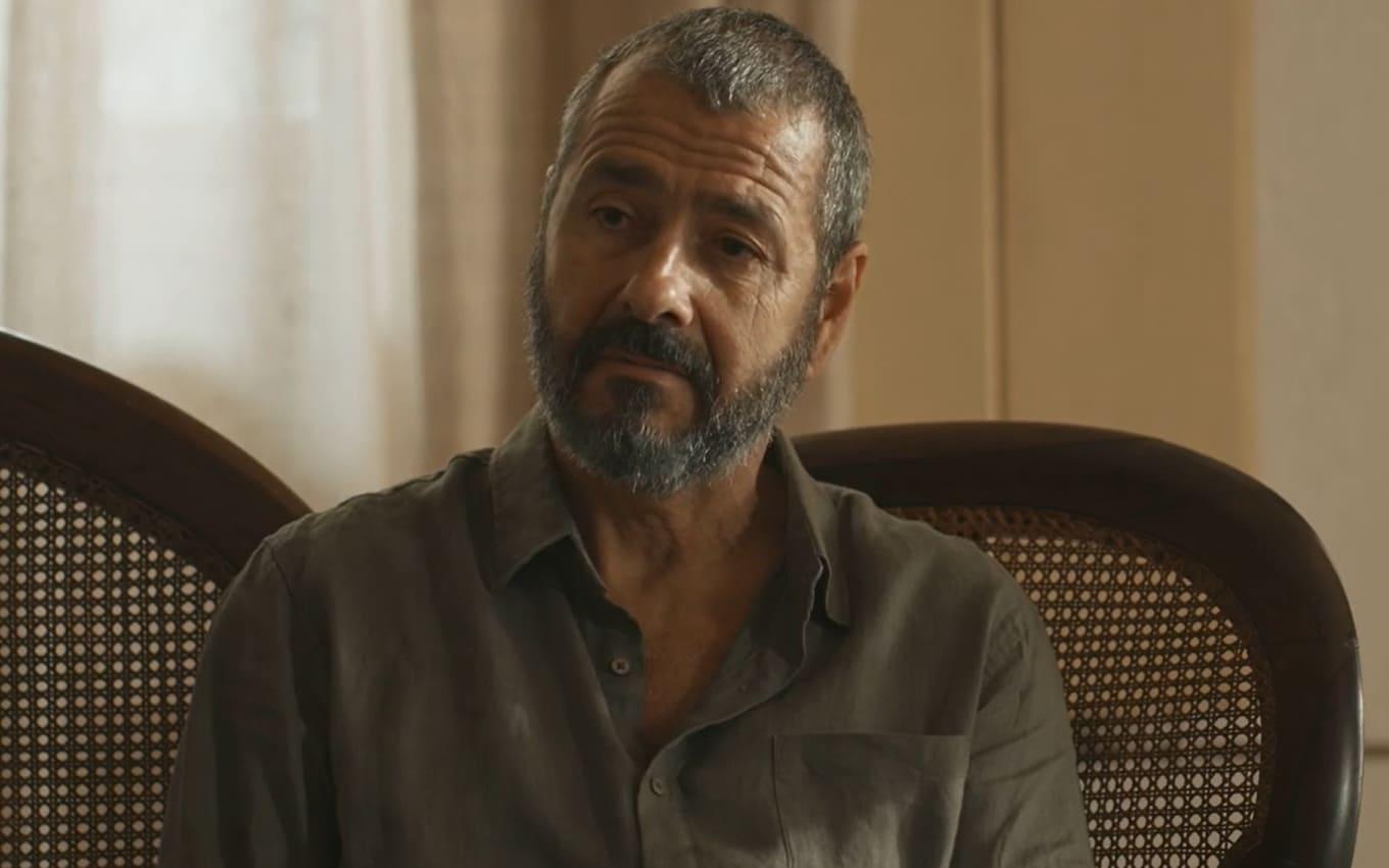 Inocêncio faz proposta irresistível a Mariana em Ilhéus.