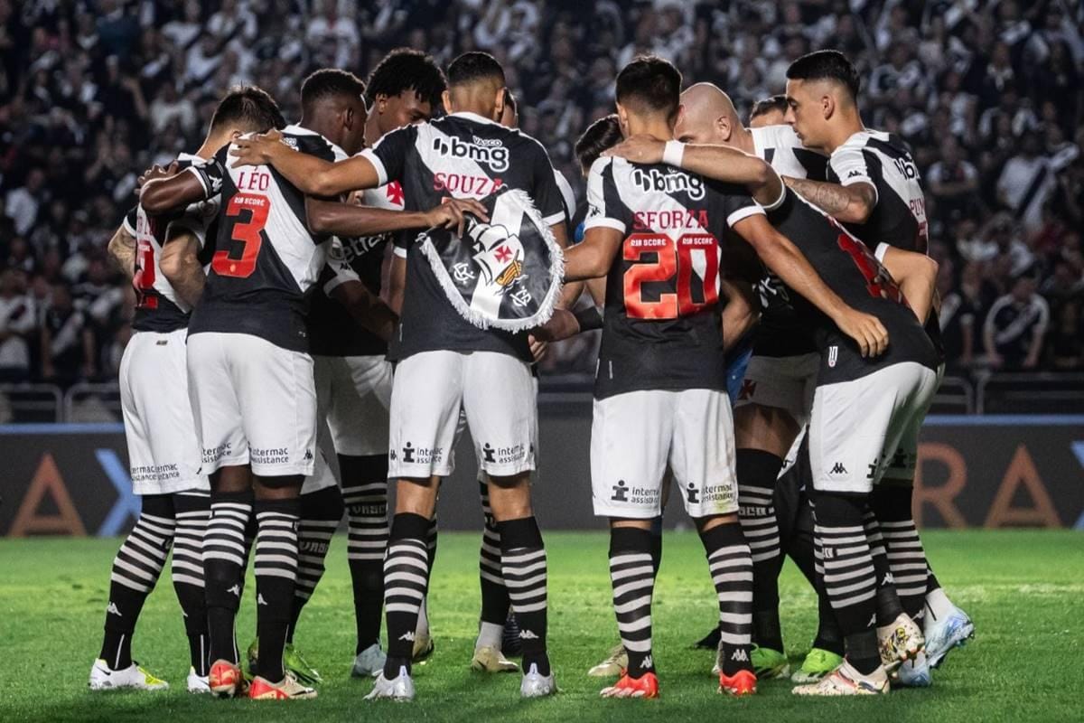 Empate emocionante entre Vasco e Bragantino em São Januário.