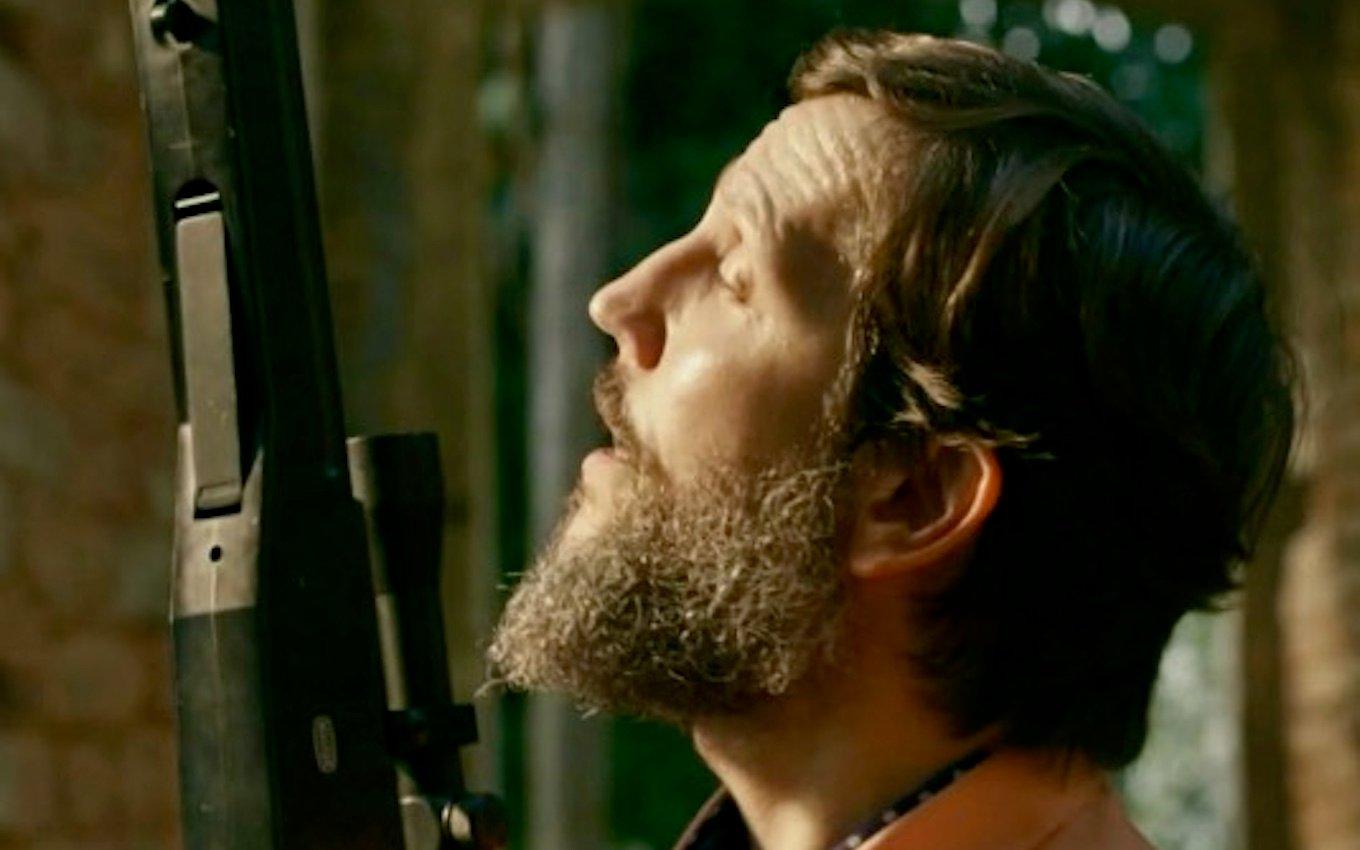 Damião sofre tortura e humilhação por Egídio antes de morrer.