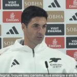 Técnico do Arsenal elogia goleiro após saída do clube. Técnico do Arsenal elogia goleiro após saída do clube.