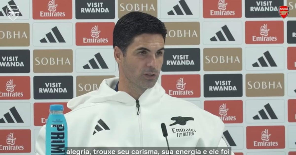 Técnico do Arsenal elogia goleiro após saída do clube.