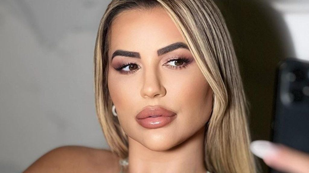 Deolane Bezerra reflete sobre dinheiro antes de ser presa.