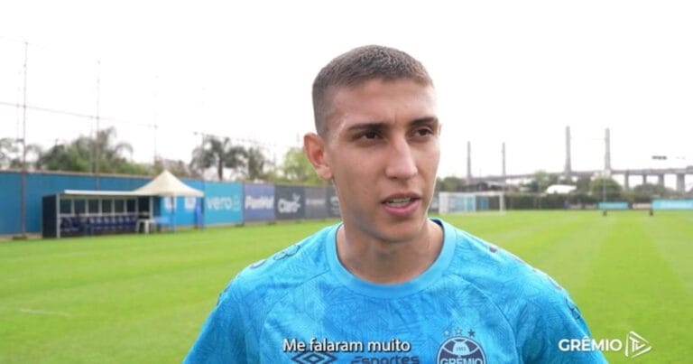 Estreia empolgante na Arena do Grêmio: Jogador colombiano compartilha entusiasmo.