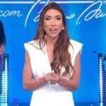 Apresentadora Patricia Abravanel chora emocionada no retorno do Programa Silvio Santos. Apresentadora Patricia Abravanel chora emocionada no retorno do Programa Silvio Santos.