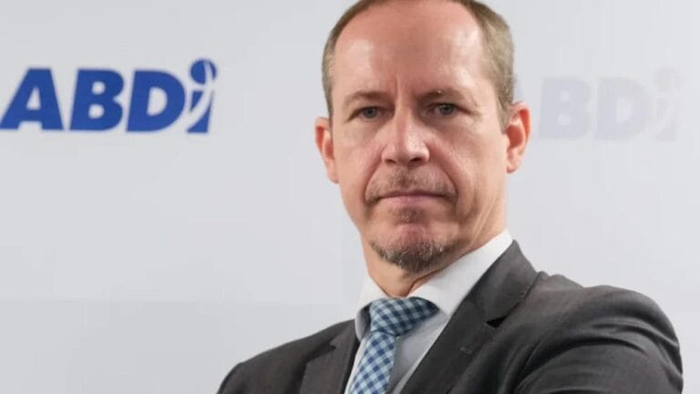 Abdi descarta aplicativo de mensagens nacional para governo.