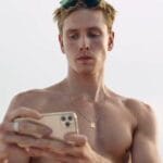 Prazer, Paixão e Realização: O Novo Thriller de Harris Dickinson. Prazer, Paixão e Realização: O Novo Thriller de Harris Dickinson.