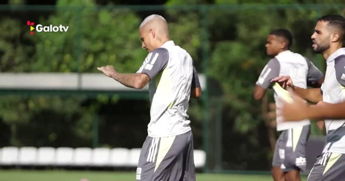 arana-scarpa-treinam-com-elenco-antes-de-jogo