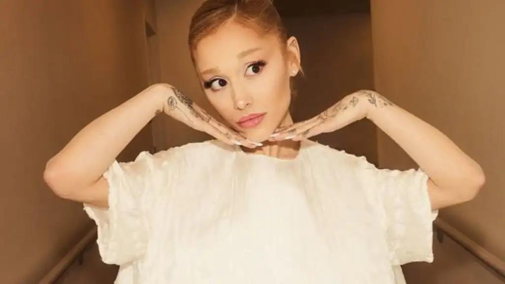 ariana-grande-publica-carta-aberta-para-fas