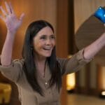 Mércia se vinga de Luma e rouba pen-drive de Rudá. Mércia se vinga de Luma e rouba pen-drive de Rudá.