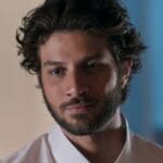 Mavi confessa assassinato e revela seus segredos sombrios. Mavi confessa assassinato e revela seus segredos sombrios.