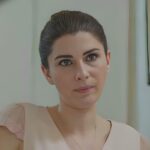 Jale investiga a vida amorosa do ex-marido na novela.