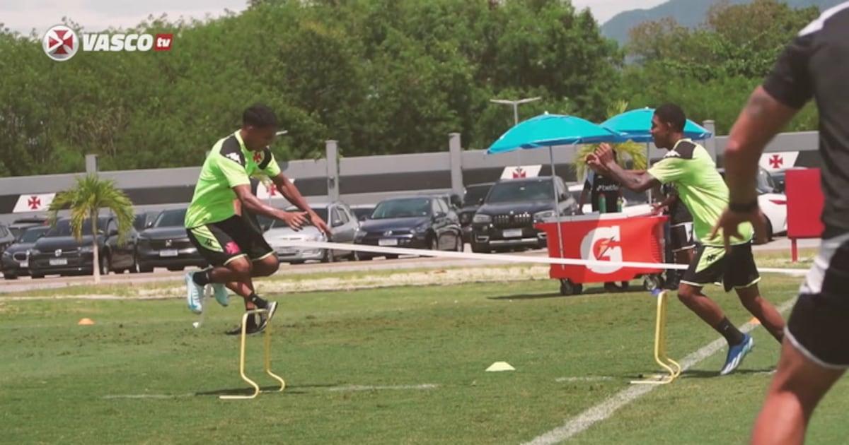 titulares-do-vasco-treinam-jogadas-de-ataque